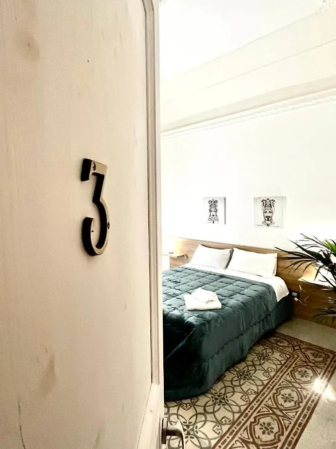 Pupi 93 Rooms Palermo 2*,