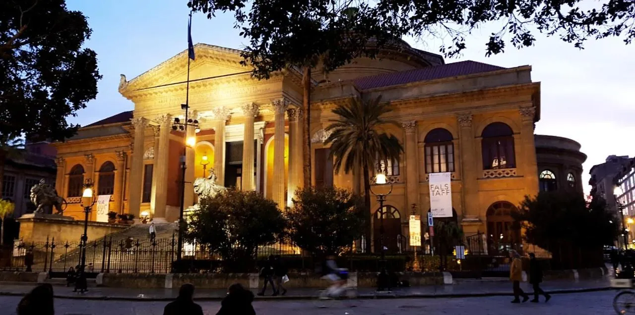 Pupi 93 Rooms Palermo Bed & Breakfast